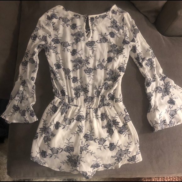 Cute white and black romper - Picture 2 of 2